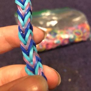 •BRACELETS OR NECKLACES COLOR COSTOMIZABLE•